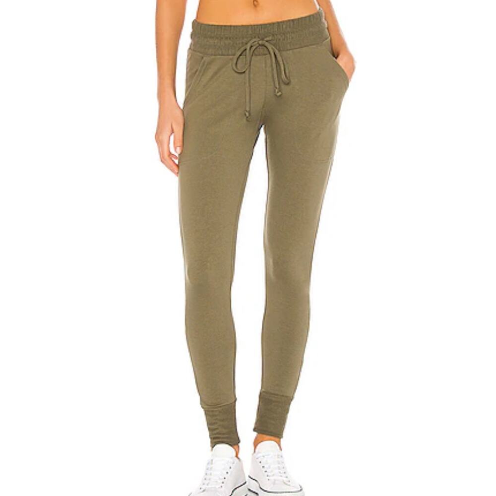 Free People Movement X Revolve Sunny Skinny Sweatpant in Everest Olive. Size S